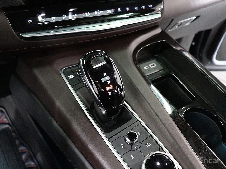 Фото 9 - Cadillac Escalade