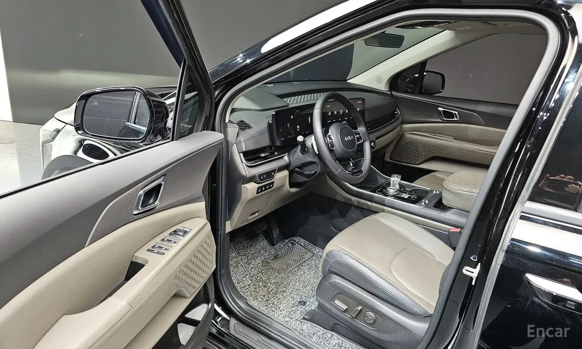 Kia Carnival 2023 7-Seater Noblesse