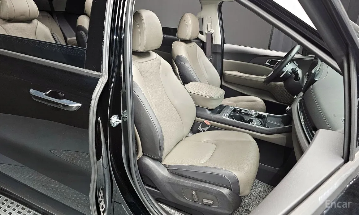 Kia Carnival 2023 7-Seater Noblesse