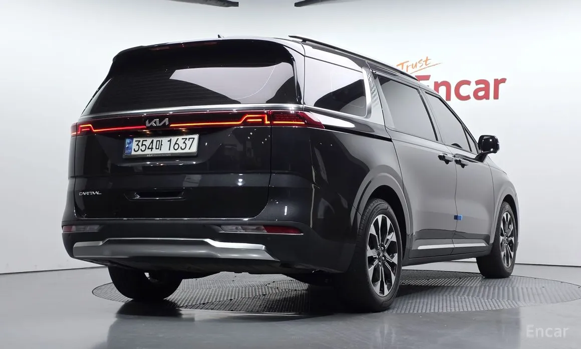 Фото 2 - Kia Carnival