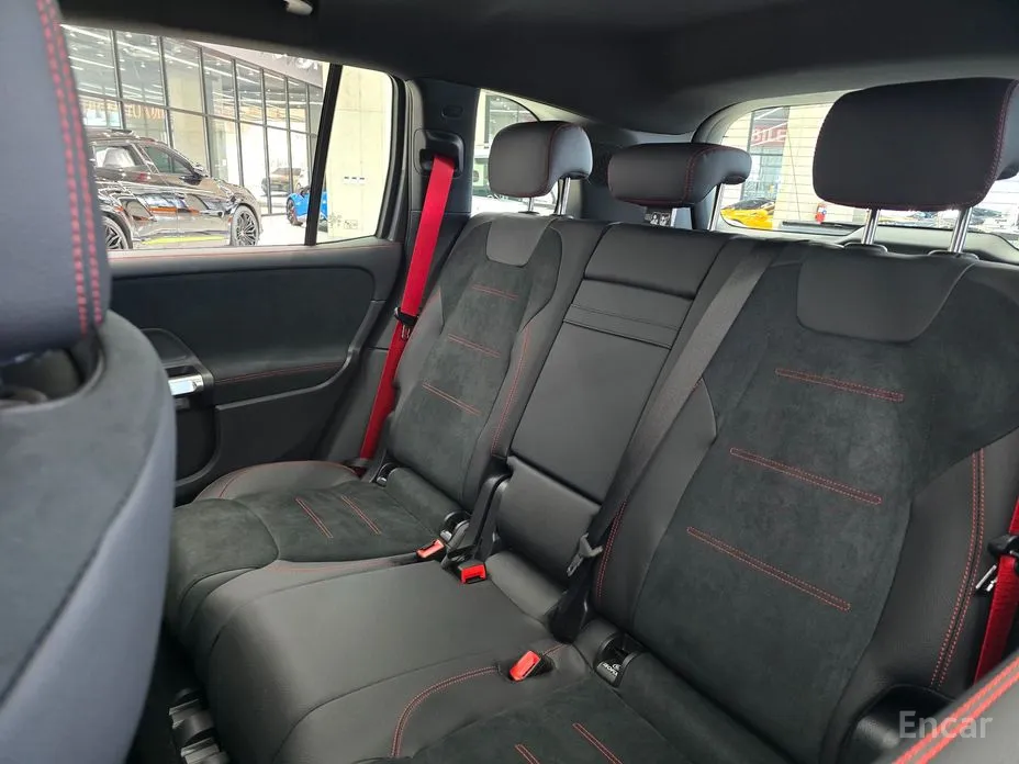 Фото 11 - Mercedes-Benz GLB-Class