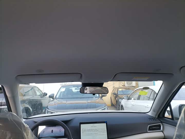 Фото 8 - BYD Yuan Up