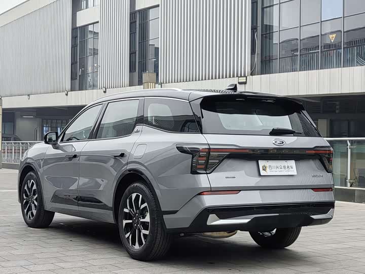 Фото 7 - Ford Edge