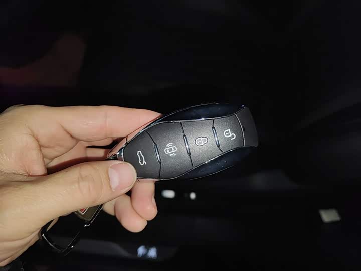 Фото 9 - Hongqi HS5