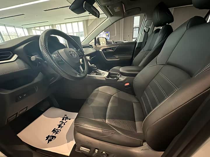 Фото 7 - Toyota Wildlander