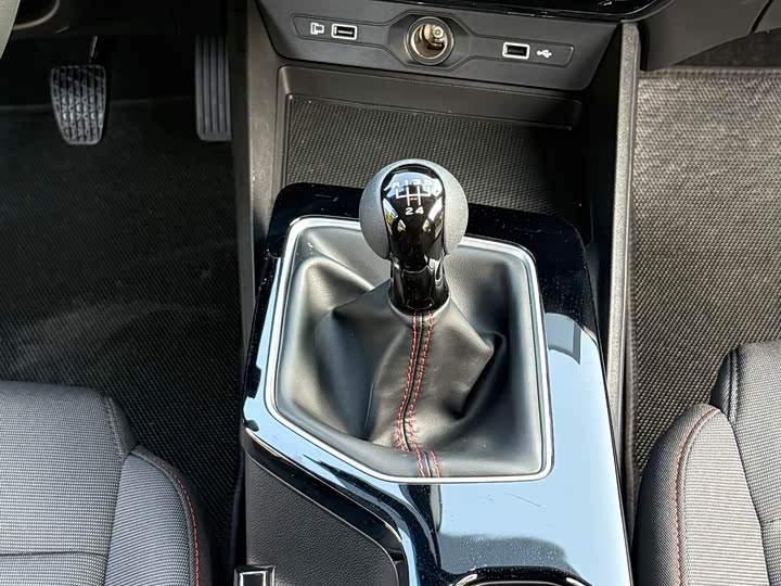 Фото 8 - MG Motor 5