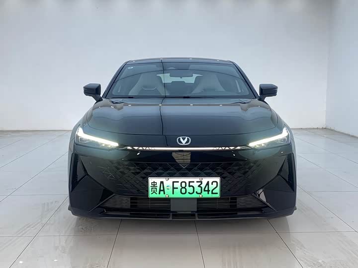 Фото 2 - Changan UNI-V Hybrid