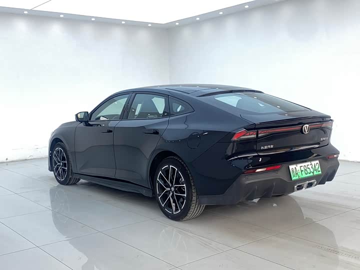 Фото 6 - Changan UNI-V Hybrid