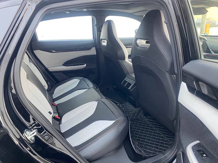 Фото 9 - Changan UNI-V Hybrid