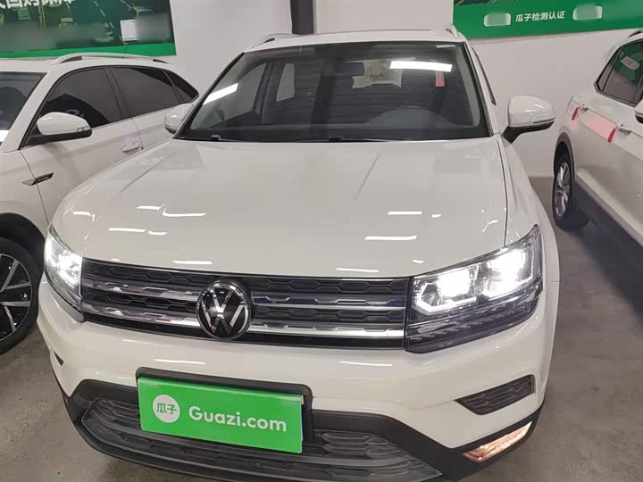 Фото 3 - Volkswagen Tharu