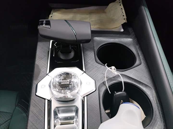 Фото 6 - Changan UNI-V Hybrid