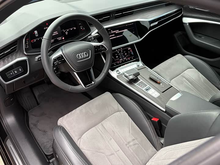 Фото 4 - Audi A6L