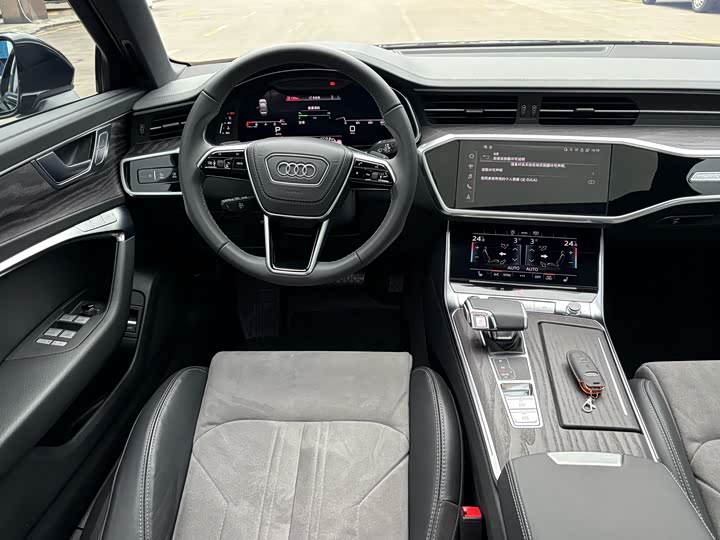 Фото 6 - Audi A6L