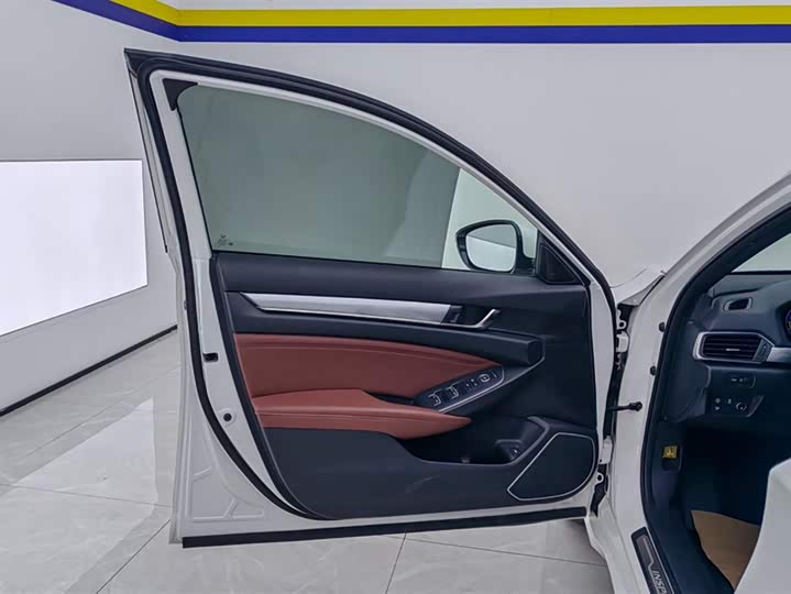 Фото 7 - Honda Inspire