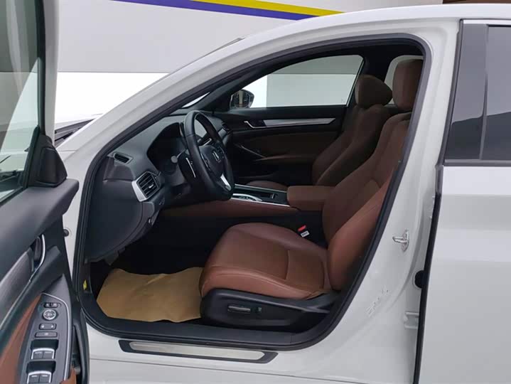 Фото 9 - Honda Inspire