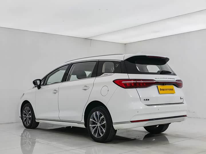 Фото 3 - BYD Song Max