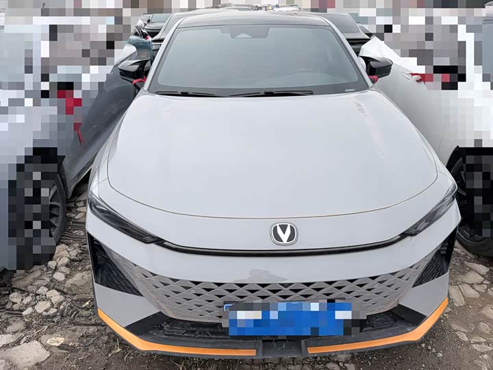 Фото 2 - Changan UNI-V