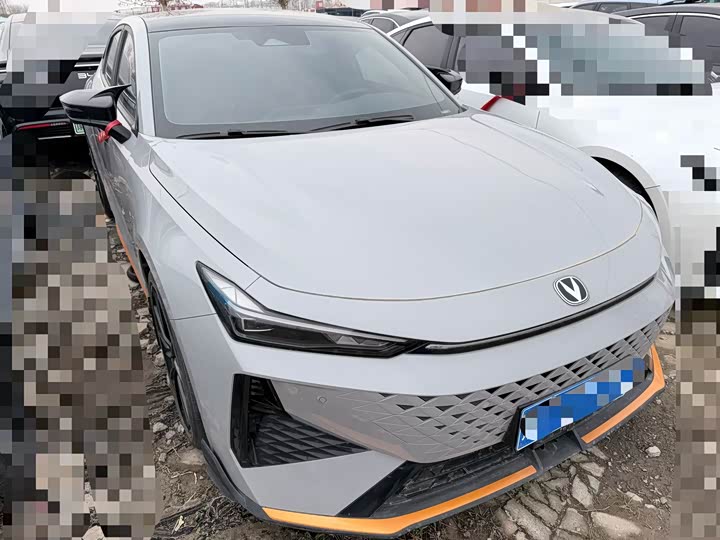 Фото 3 - Changan UNI-V