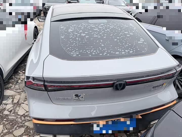 Фото 8 - Changan UNI-V