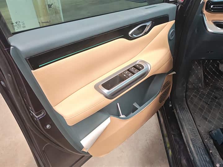 Фото 7 - GAC Trumpchi E8