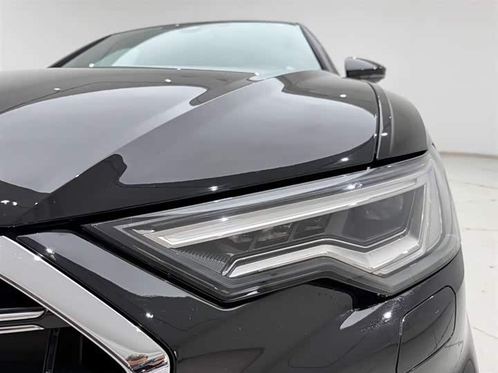 Фото 2 - Audi A6L