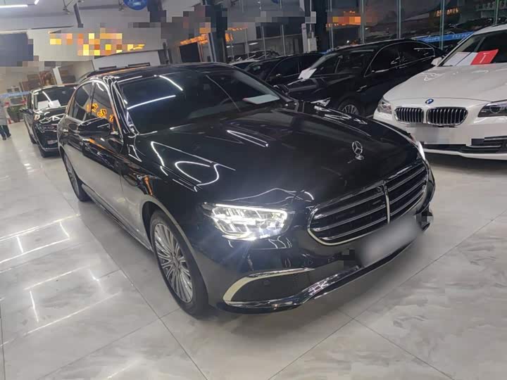 Фото 4 - Mercedes-Benz E-Class