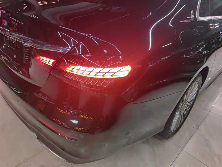 Фото 8 - Mercedes-Benz E-Class