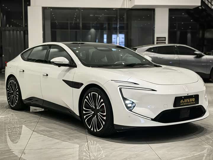 Фото 3 - Avatr 12