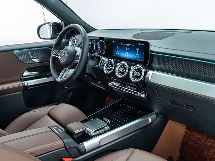 Фото 8 - Mercedes-Benz GLB-Class