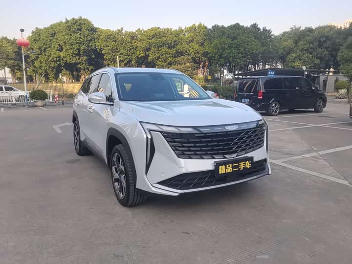 Фото 3 - Geely Atlas L