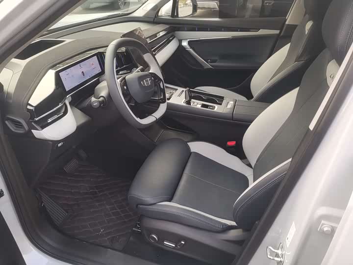 Фото 8 - Geely Atlas L