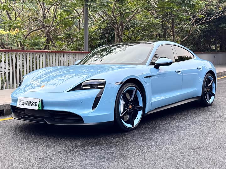 Фото 1 - Porsche Taycan