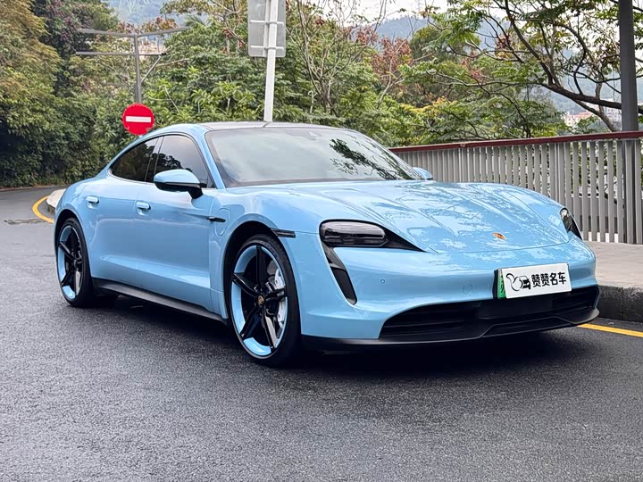 Фото 3 - Porsche Taycan