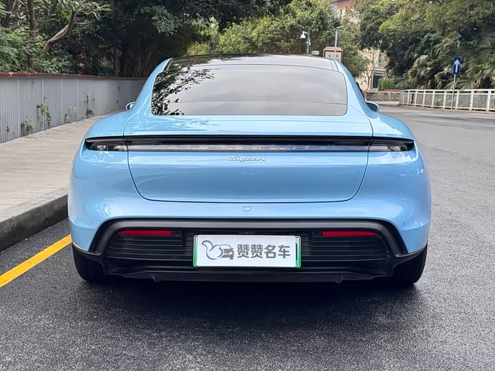 Фото 5 - Porsche Taycan