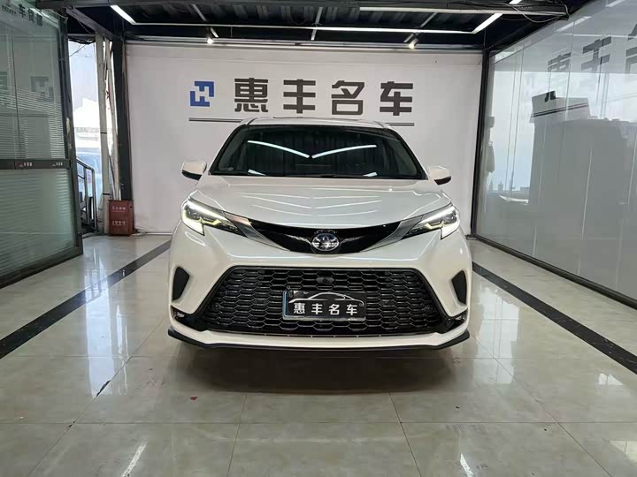 Фото 2 - Toyota Granvia