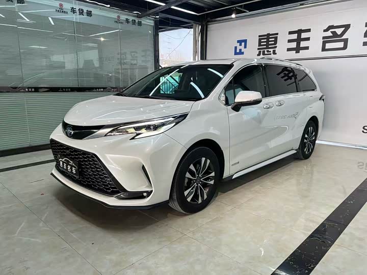 Фото 3 - Toyota Granvia