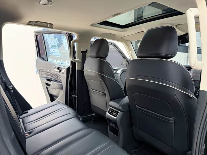 Фото 8 - Tank 300