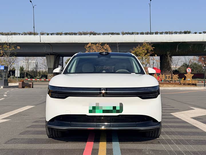 Фото 2 - Zeekr 7X