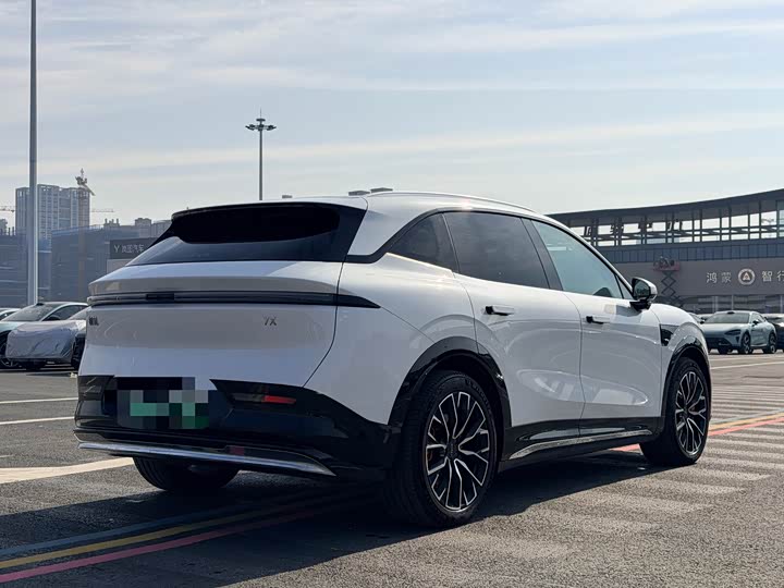 Фото 4 - Zeekr 7X