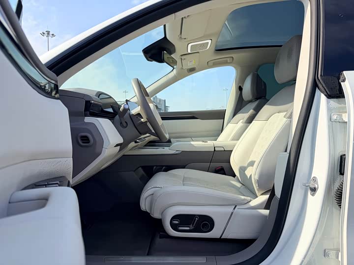 Фото 9 - Zeekr 7X