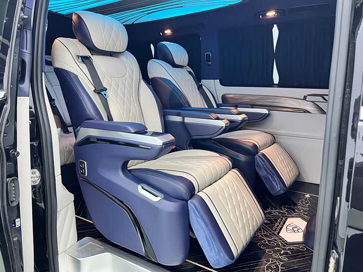 Фото 9 - Mercedes-Benz Vito