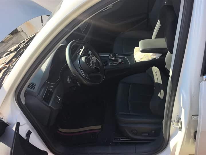 Фото 9 - Audi A4L