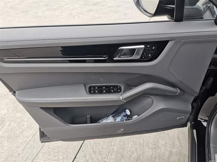 Фото 8 - Porsche Cayenne