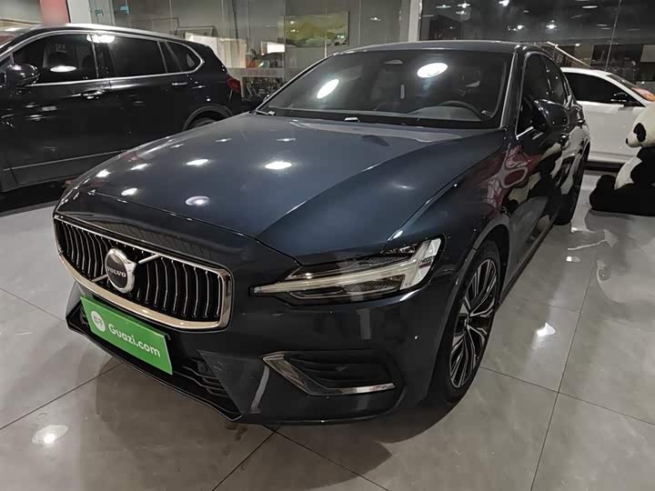 Фото 1 - Volvo S60