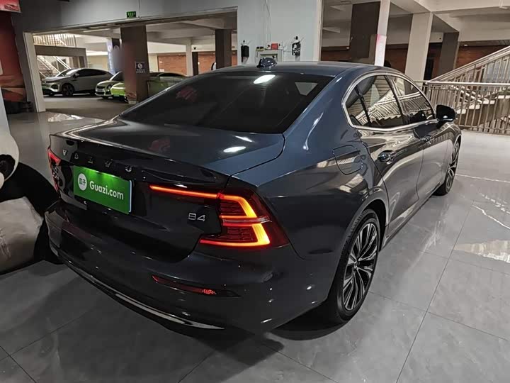 Фото 7 - Volvo S60