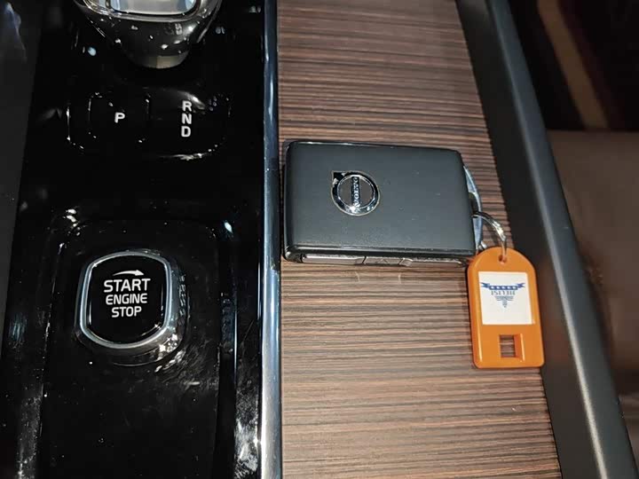 Фото 9 - Volvo S60