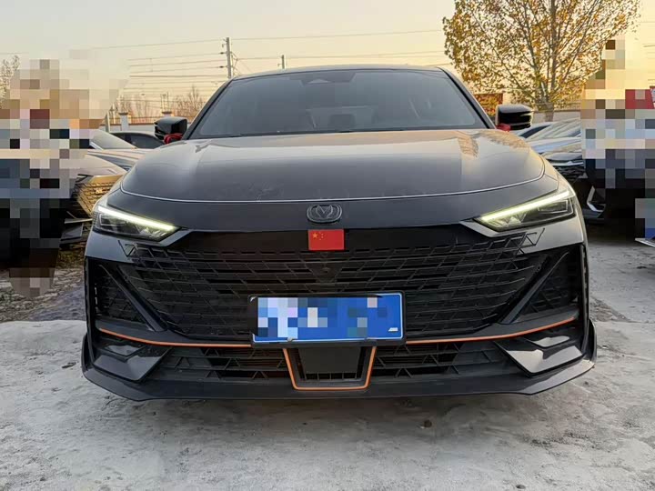 Фото 2 - Changan UNI-V