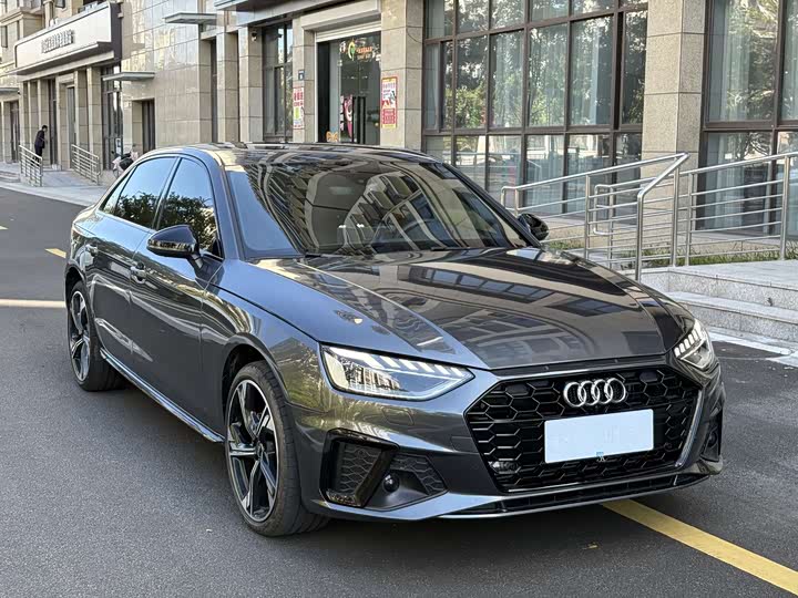 Фото 3 - Audi A4L