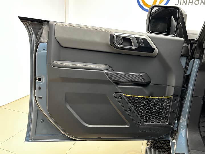 Фото 4 - Ford Bronco