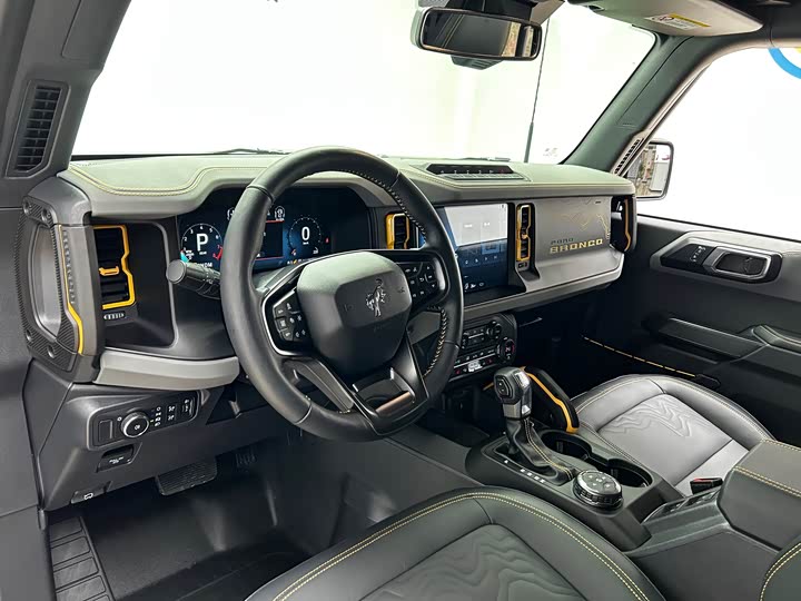 Фото 8 - Ford Bronco